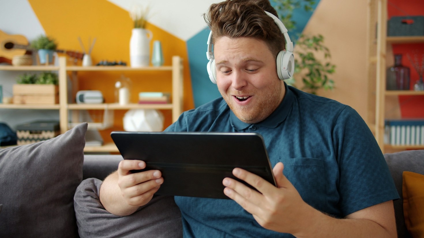The Evolution of Morning Broadcasts in the Digital Era